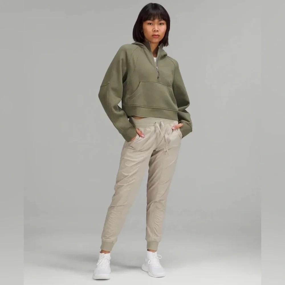 Lululemon Scuba Half Zip - Picture 2 of 5